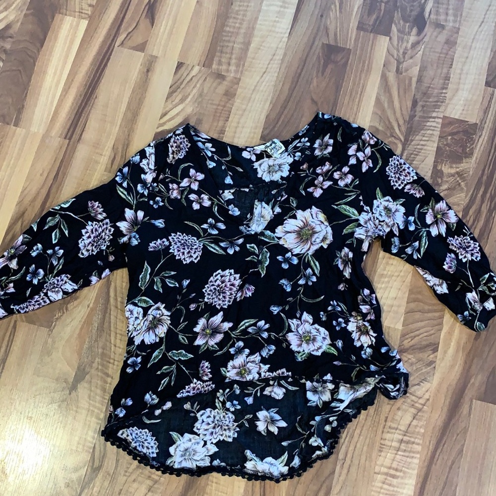 Flower pattern top